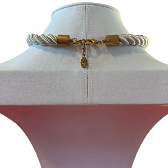 Gorgeous Shimmery Nautilus Goldtone Pendant on Pearly Looking Rope Chain. - Picture 5 of 6